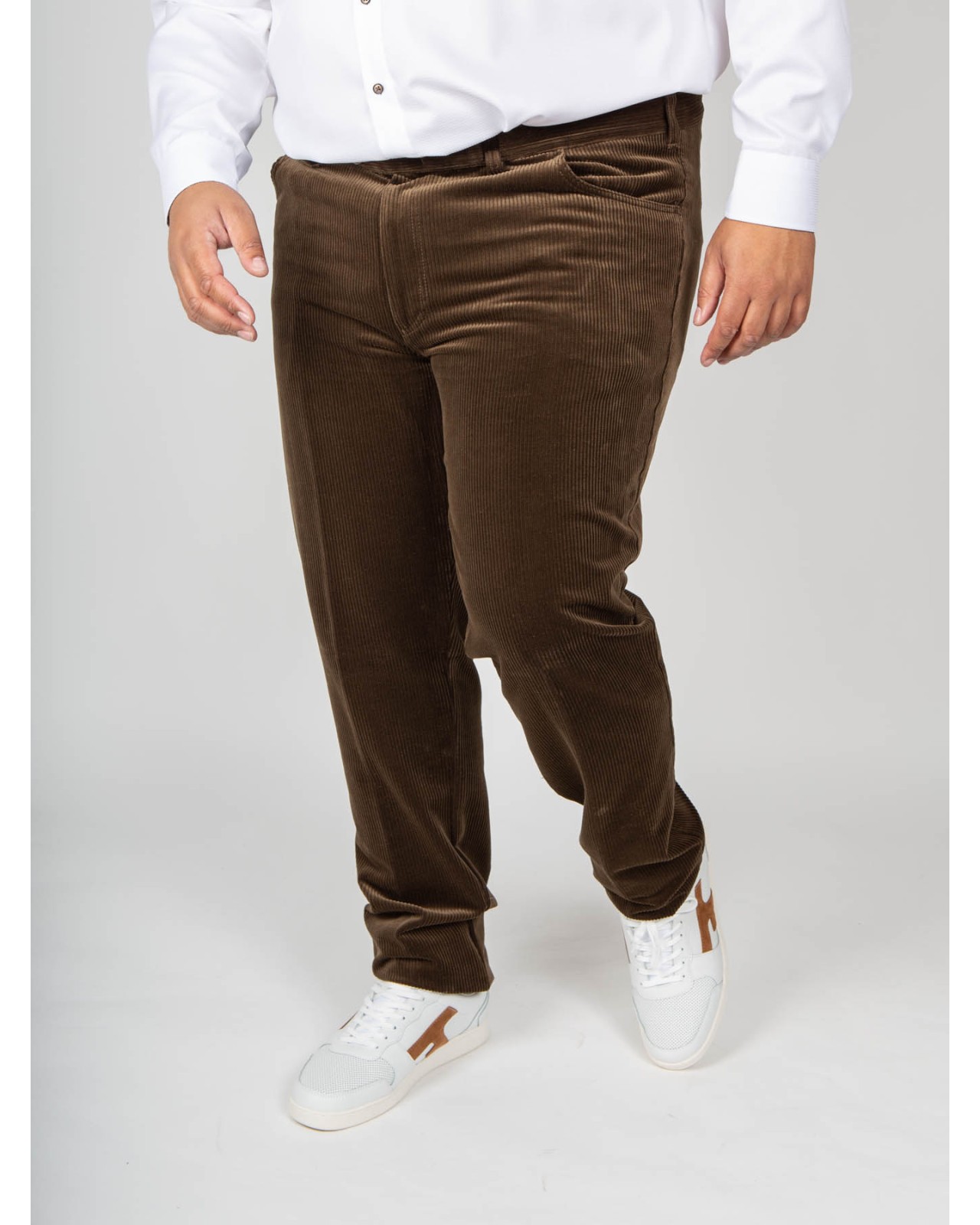Pantalon chino Maneven en velours grande taille beige