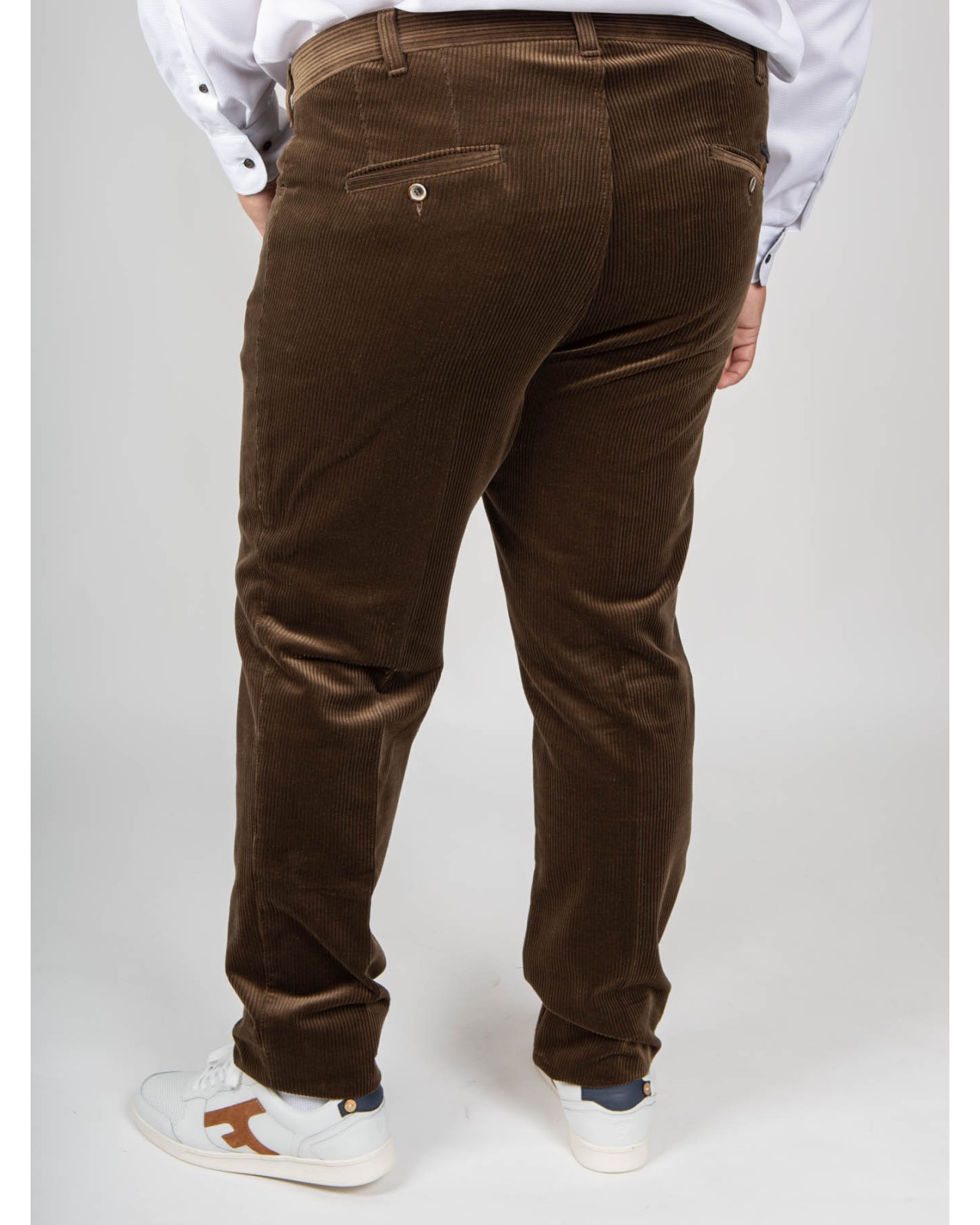 Pantalon chino Maneven en velours grande taille beige