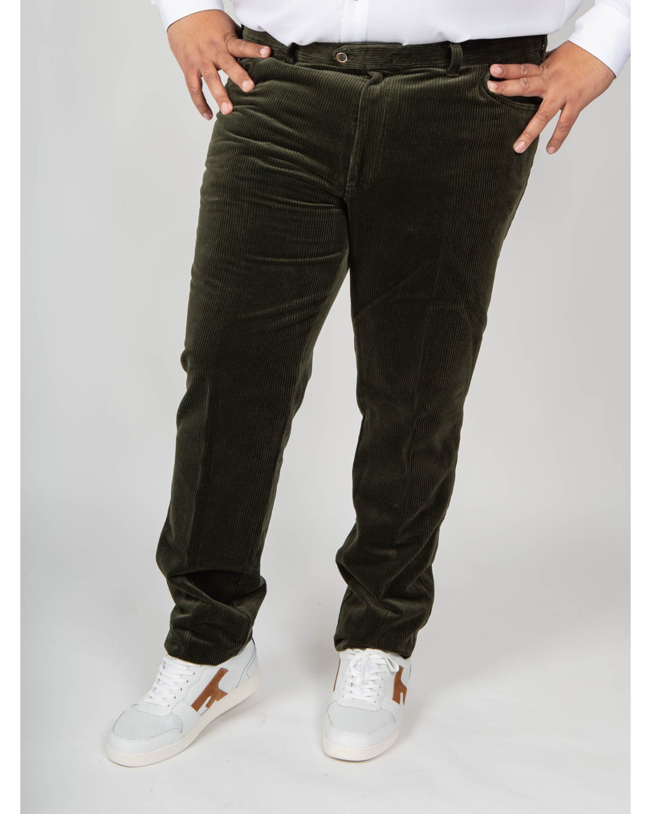 Pantalon chino Maneven en velours grande taille kaki