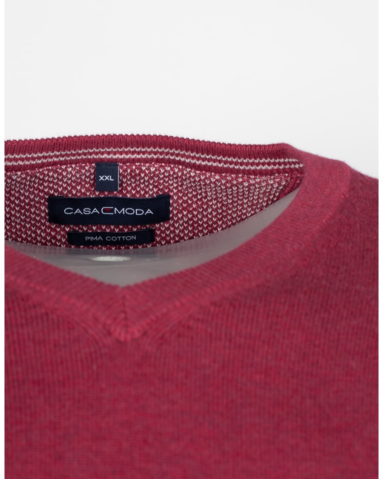 Pull col V grande taille framboise