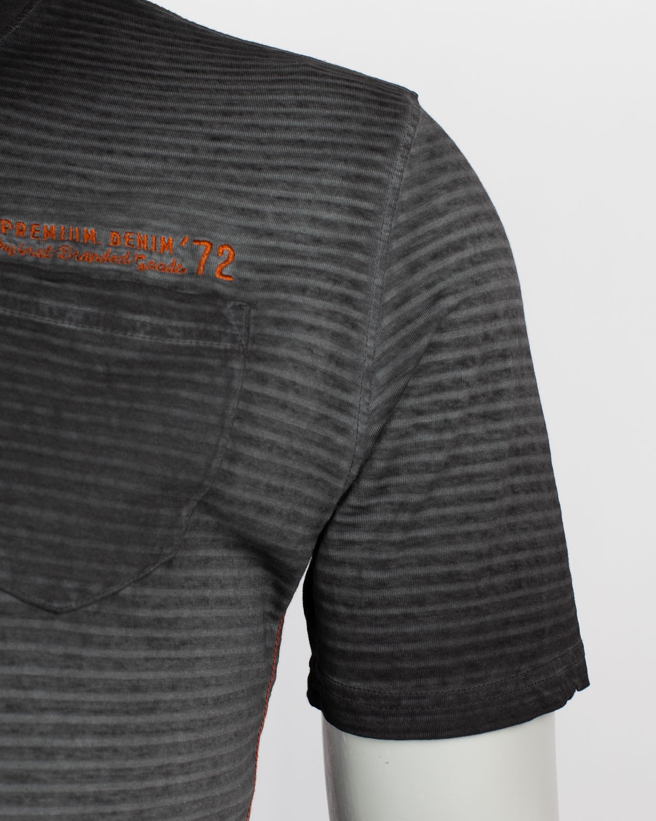 Tee-shirt grande taille rayé noir