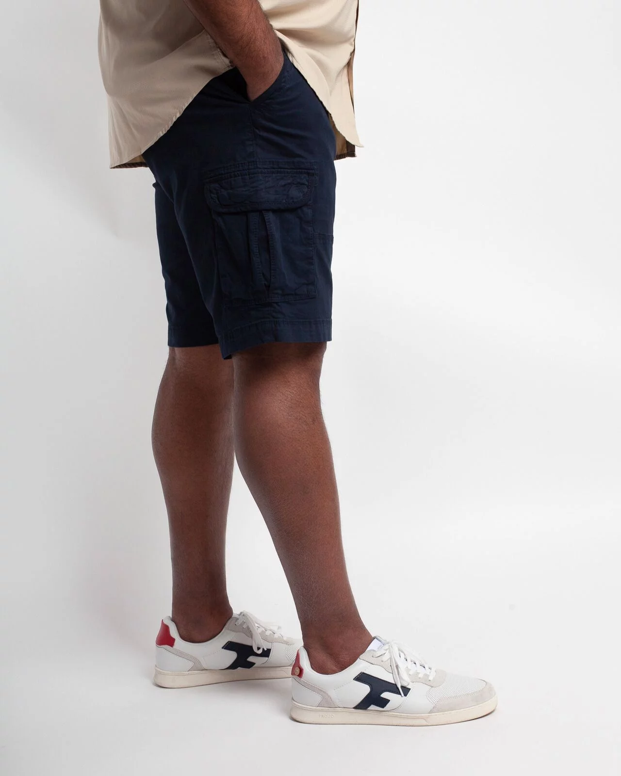 Short cargo grande taille bleu marine