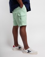 Short cargo grande taille vert pâle