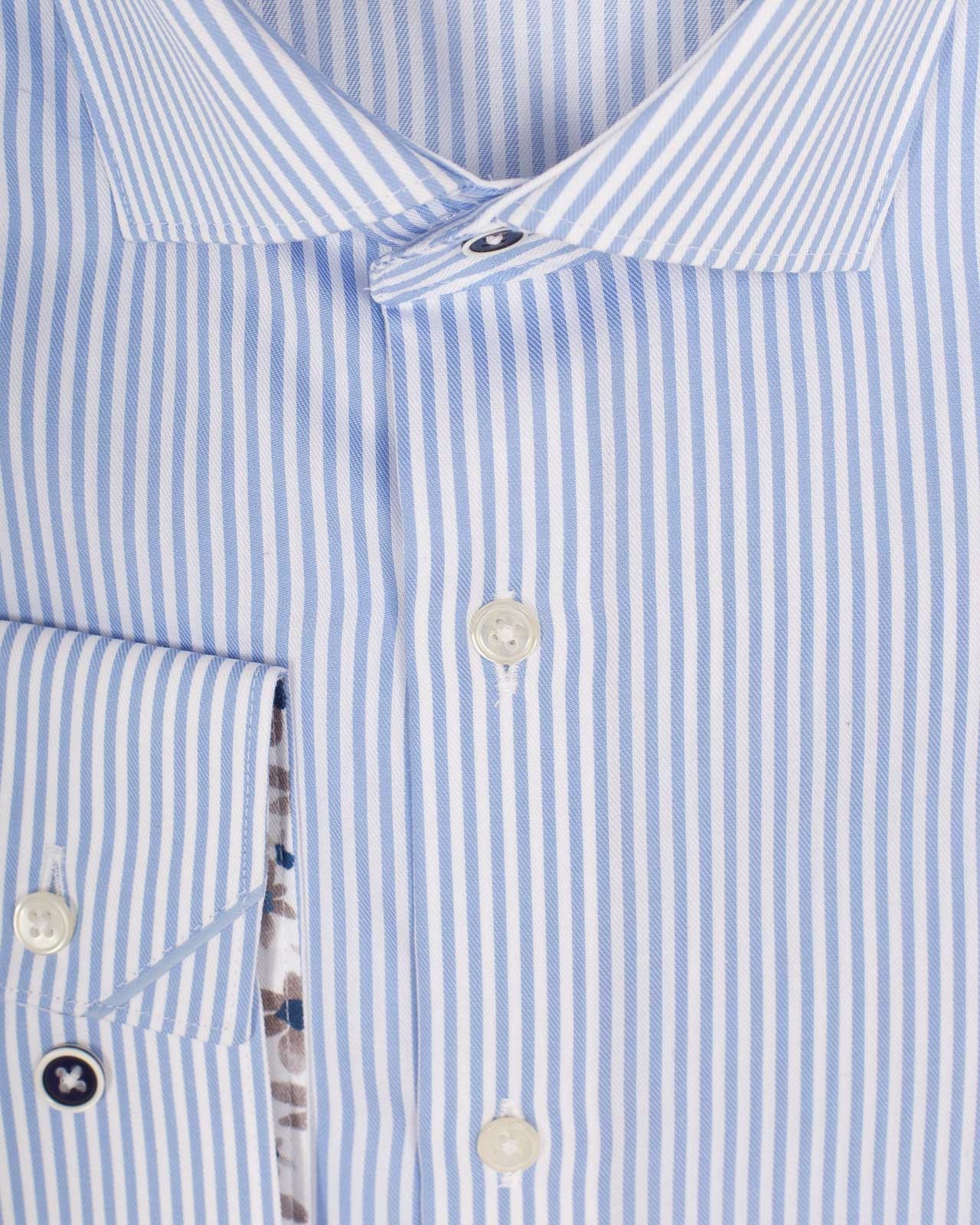 Chemise cintrée manches extra-longues 72 cm à rayures bâton bleu clair