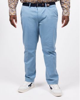 Pantalon chino avec ceinture grande taille bleu ciel