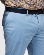 Pantalon chino avec ceinture grande taille bleu ciel