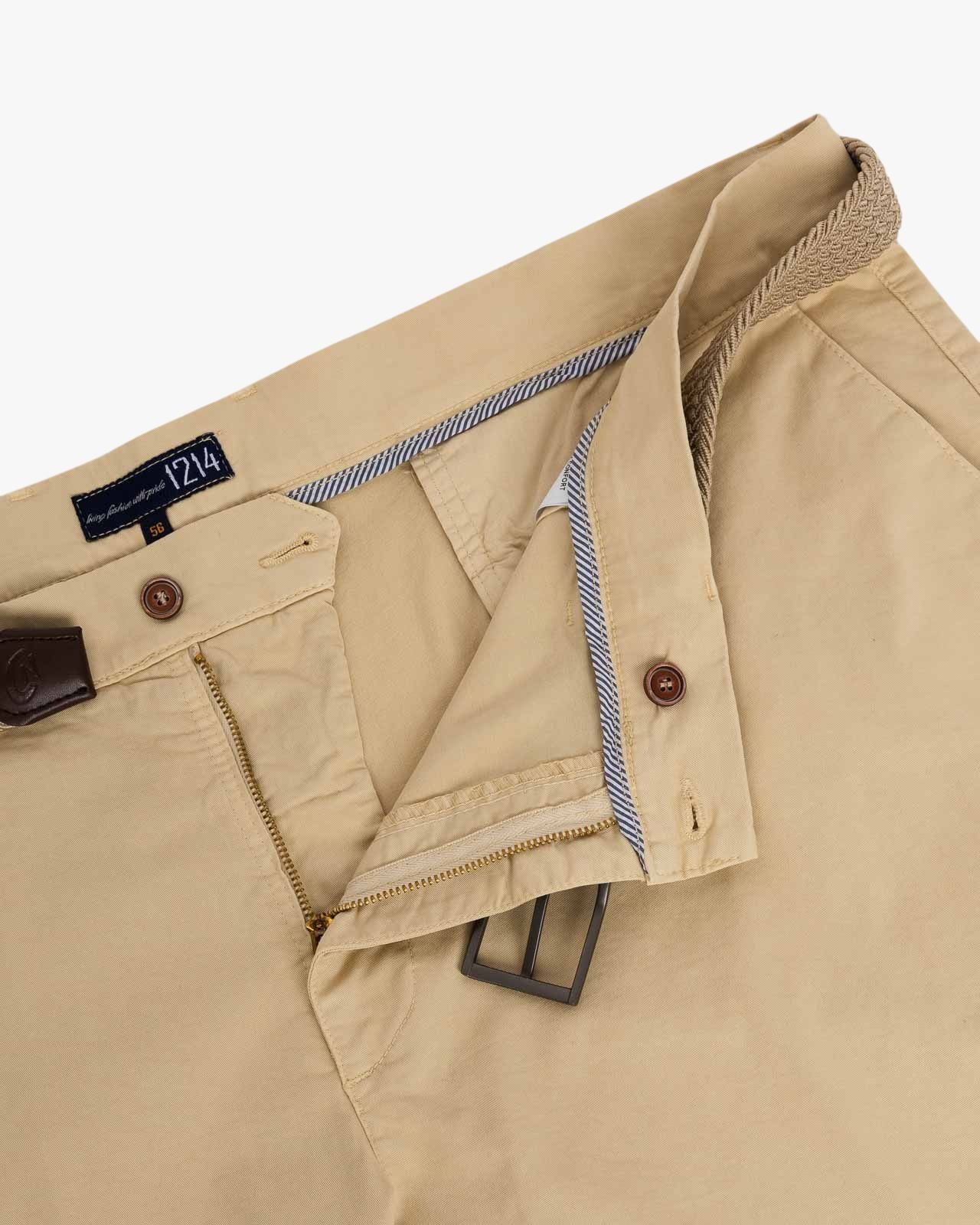 Pantalon chino avec ceinture grande taille beige