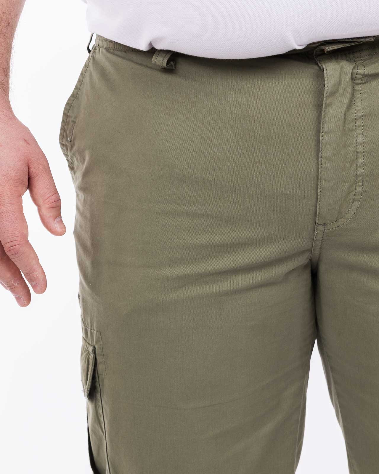 Short cargo grande taille vert kaki