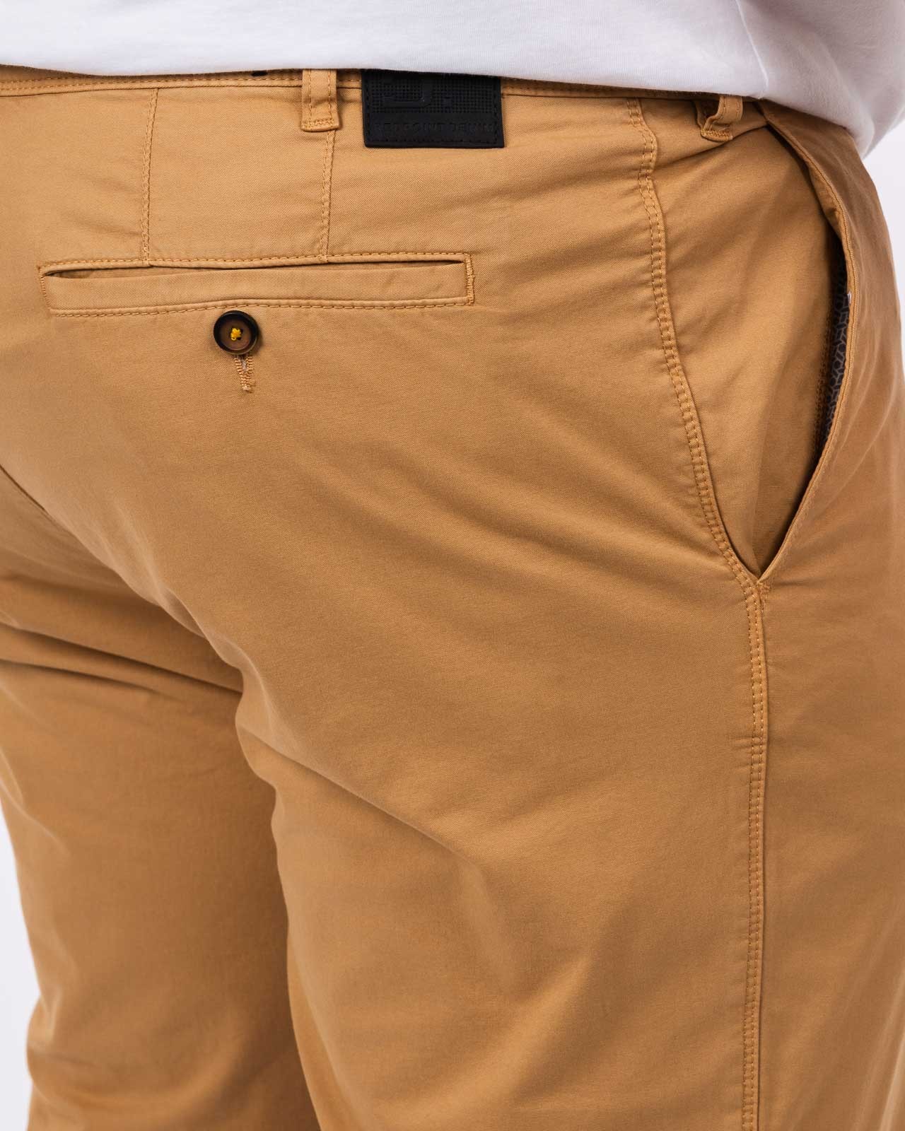 Short chino grande taille camel