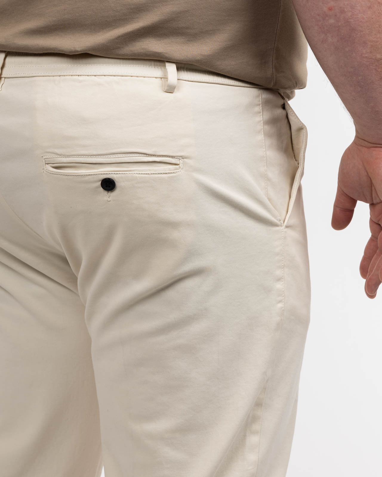 Pantalon à pinces grande taille écru