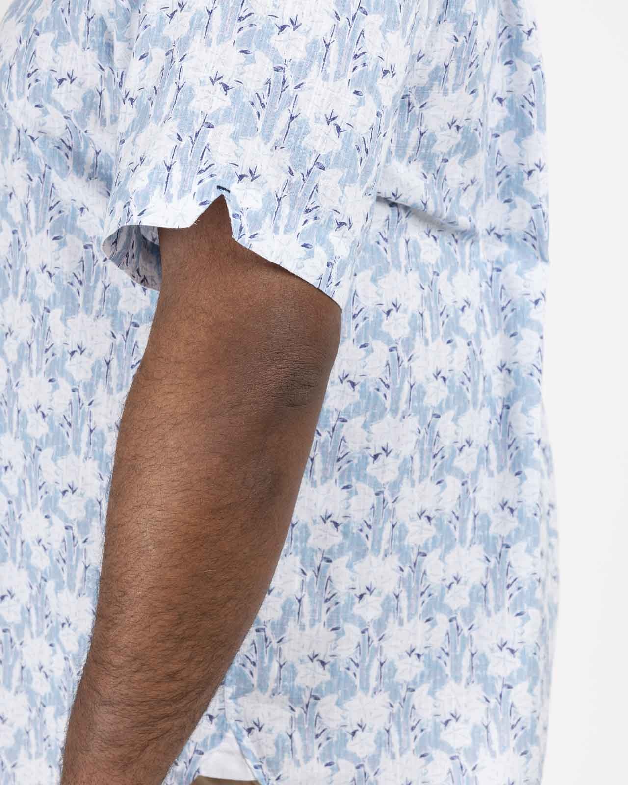 Chemisette fleurie grande taille bleu clair