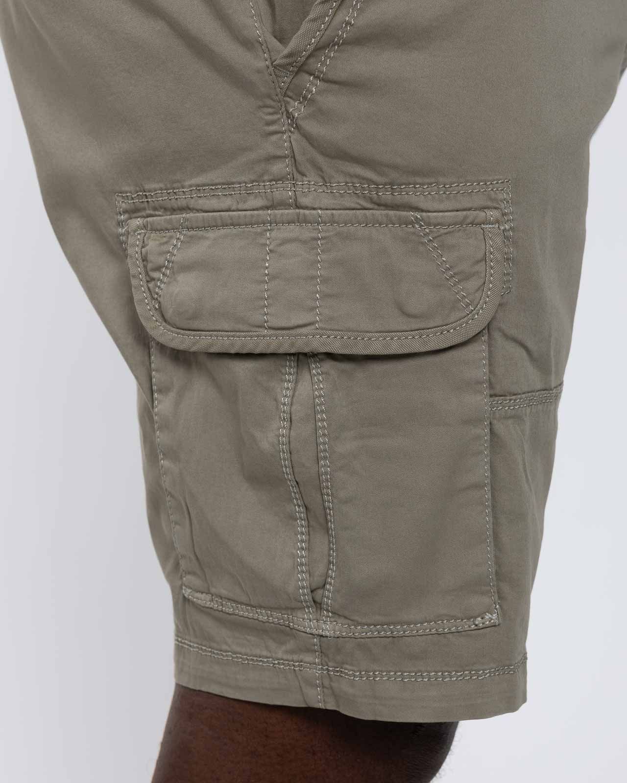 Short cargo grande taille vert kaki