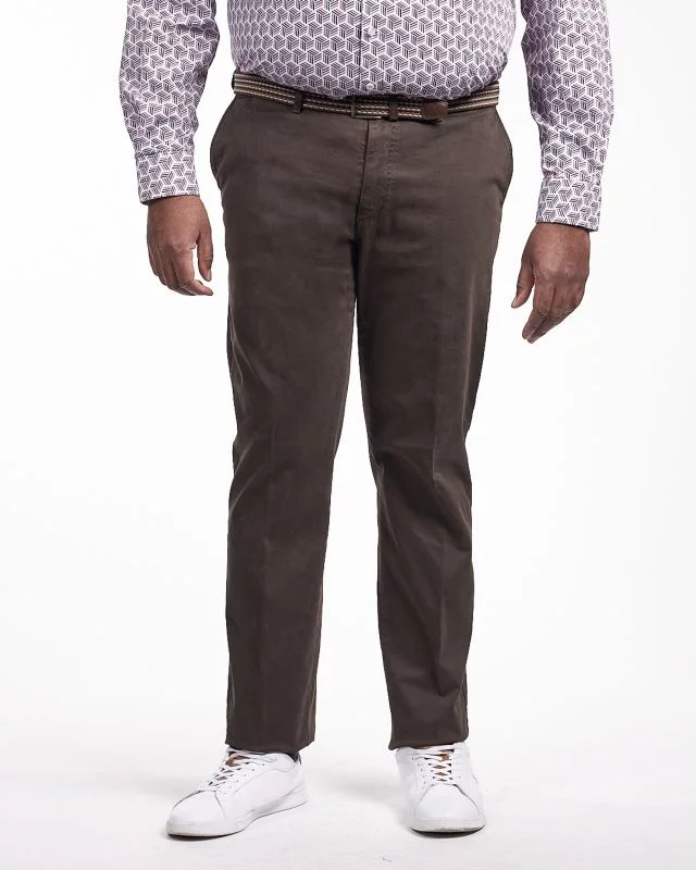 Pantalon chino avec ceinture grande taille marron
