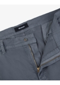 Pantalon chino avec ceinture grande taille gris clair