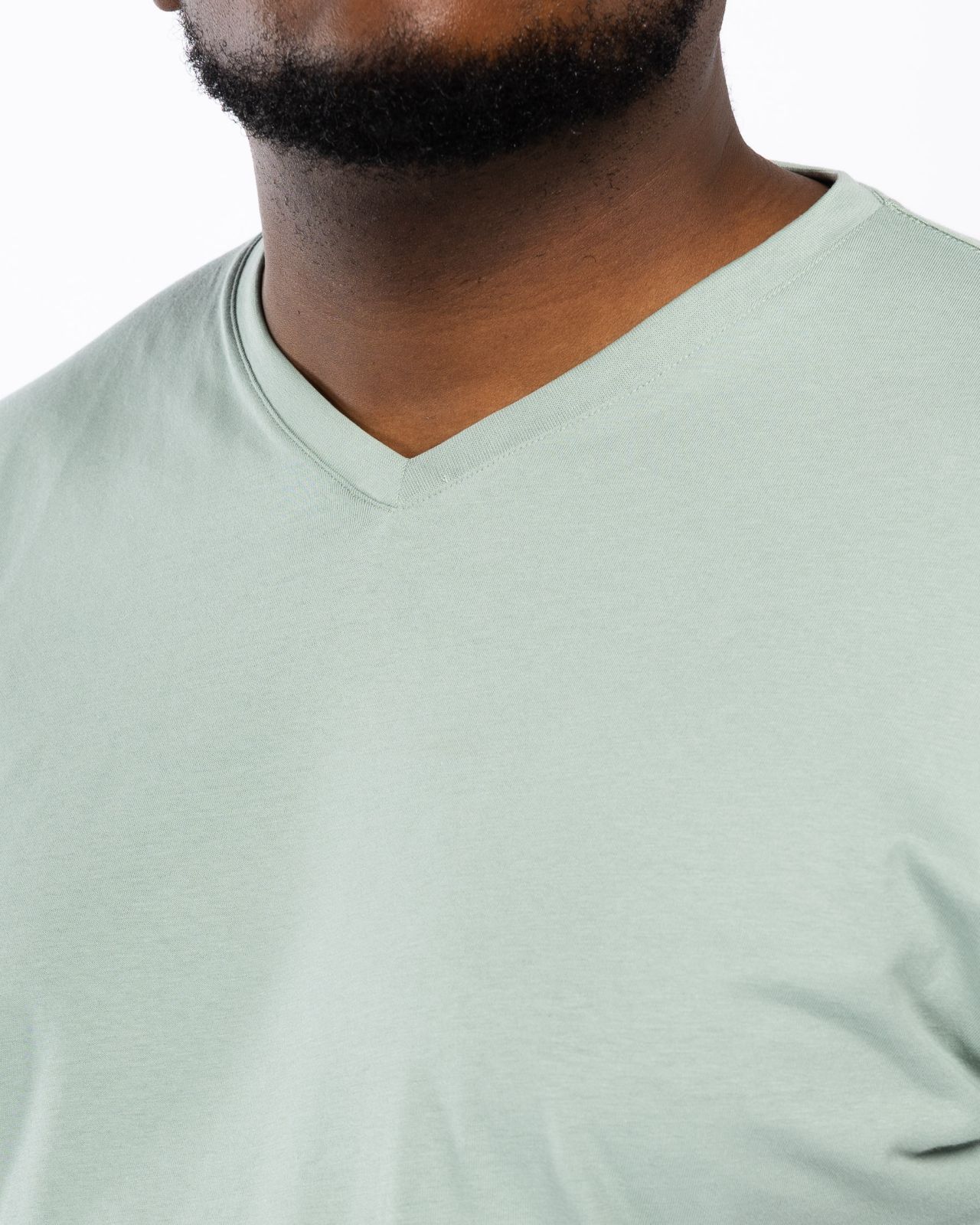 T-shirt col V uni grande taille vert sauge