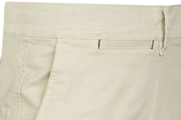 finition short beige grande taille