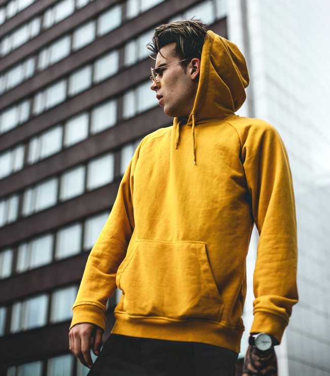 Sweat à capuche jaune