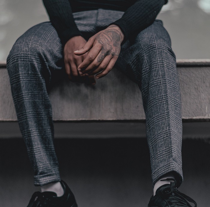 Pantalon gris à carreaux pour homme grand