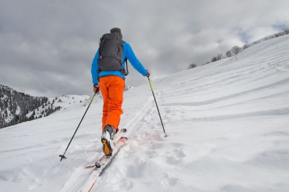 Comment bien choisir son pantalon de ski quand on est un homme grande taille