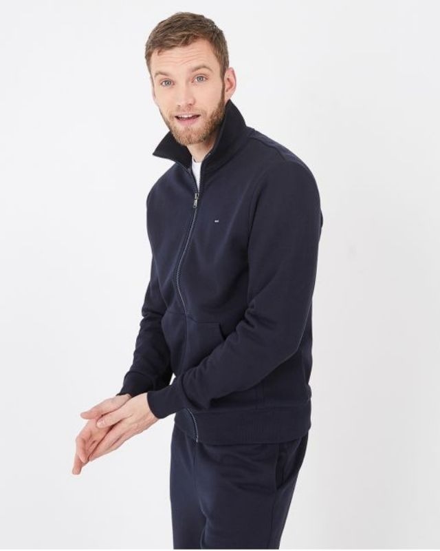 Looks homme grande taille sportif