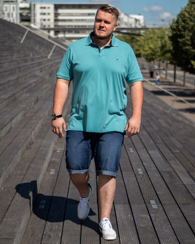 look décontracté pour l'été homme fort