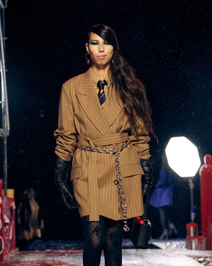 Quannah Chasinghorse mannequin défilé Tommy Hilfiger