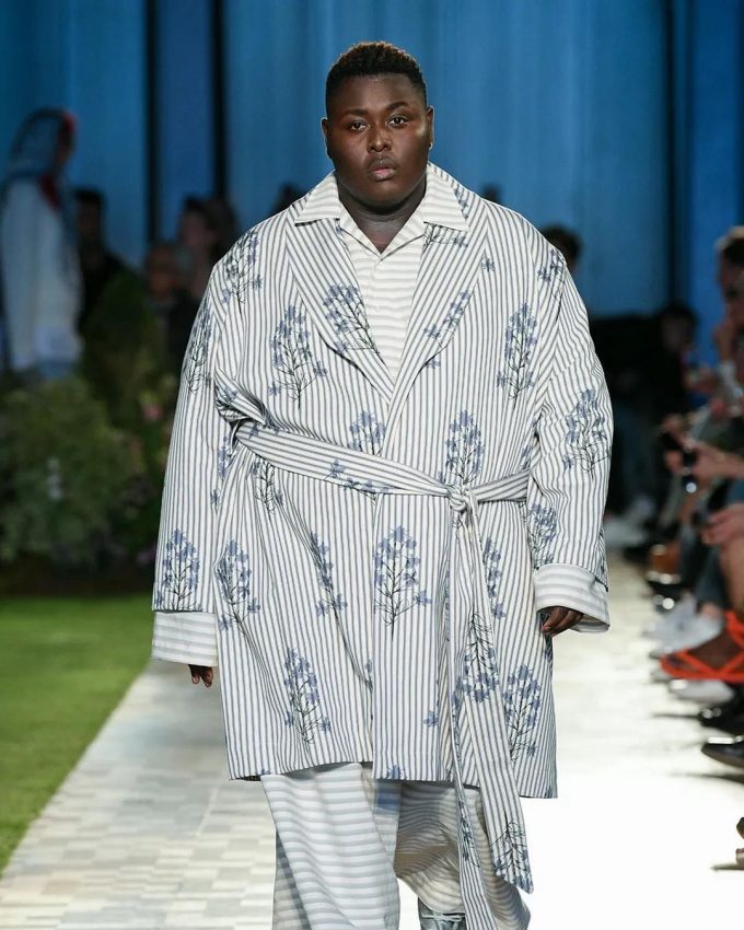 James Corbin mannequin homme grande taille