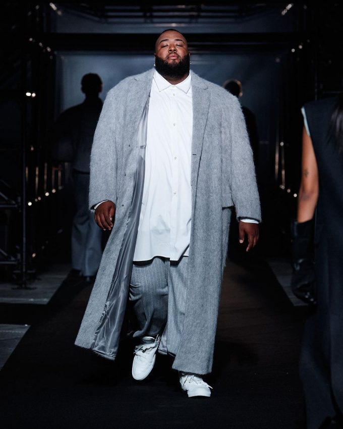 Artiste Sergio Sylvestre défilé Hugo Boss