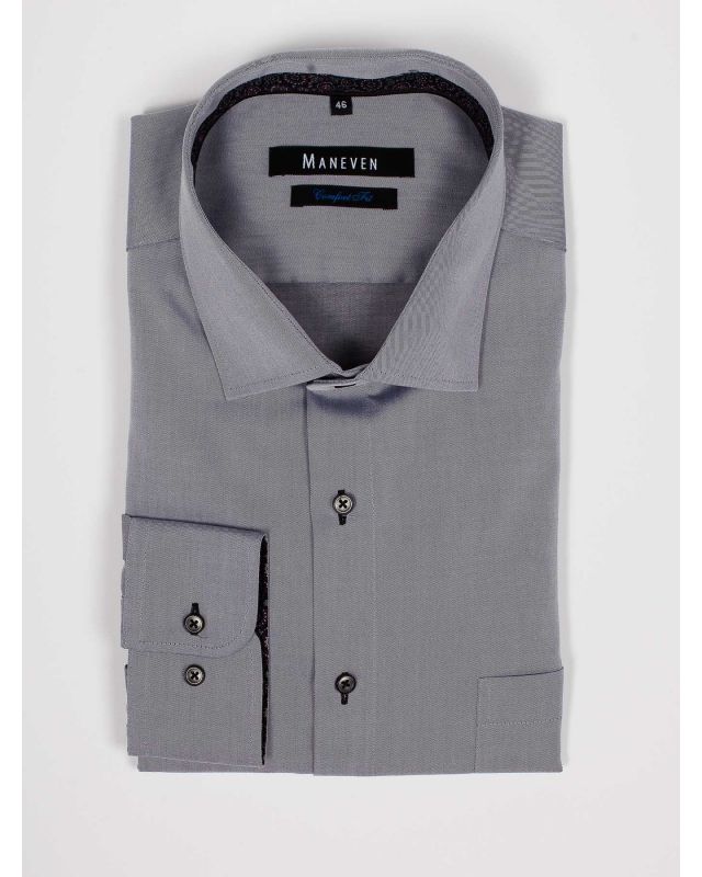 Garde-robe capsule, chemises basiques à avoir